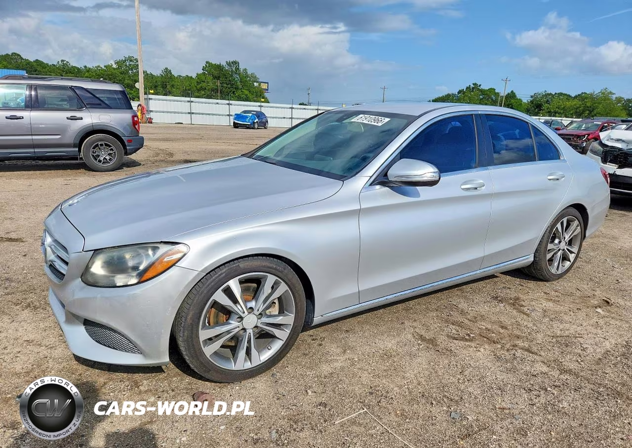 2015 Mercedes-Benz C 300 – zdjęcie 1 z 12