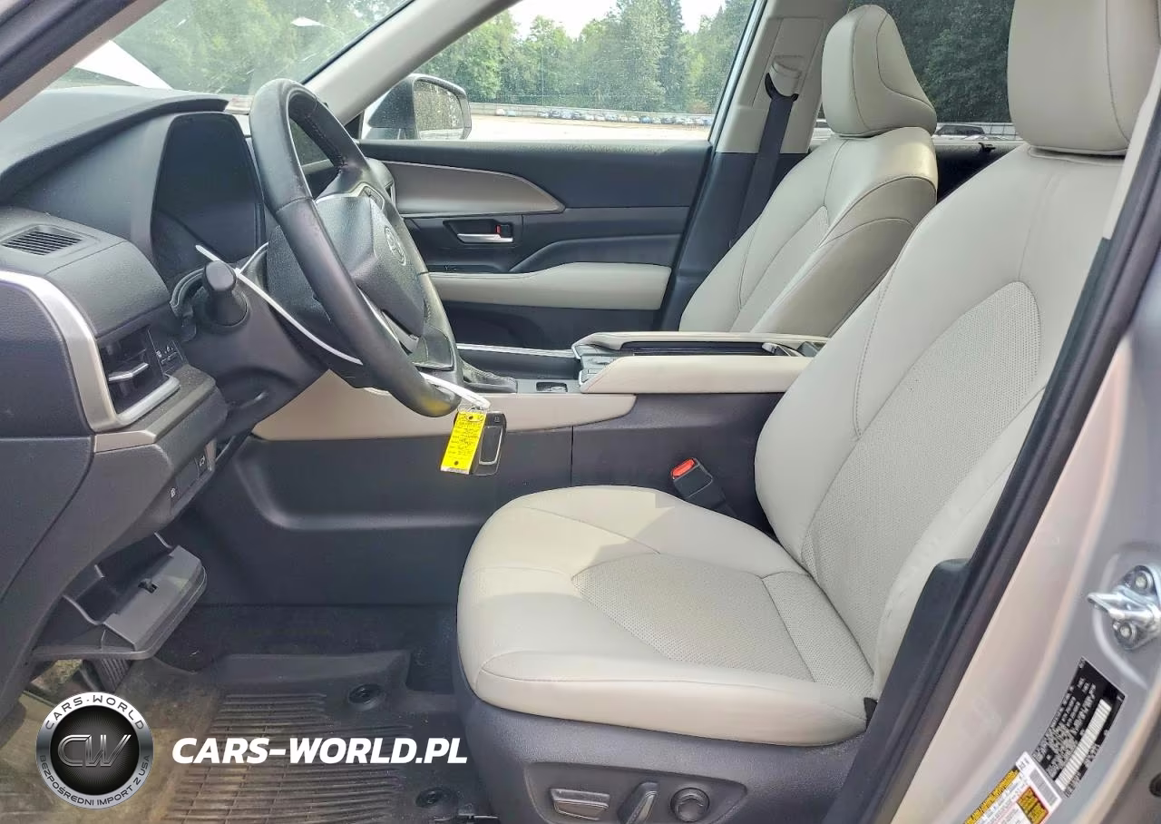 2024 Toyota Grand Highlander Xle VIN:5TDAAAB53RS055617 - 7