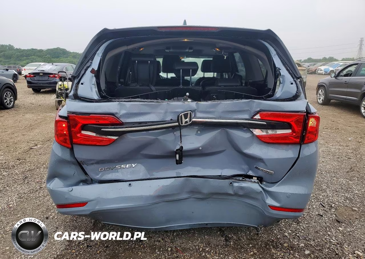 2023 Honda Odyssey Touring VIN:5FNRL6H82PB070333 - 6