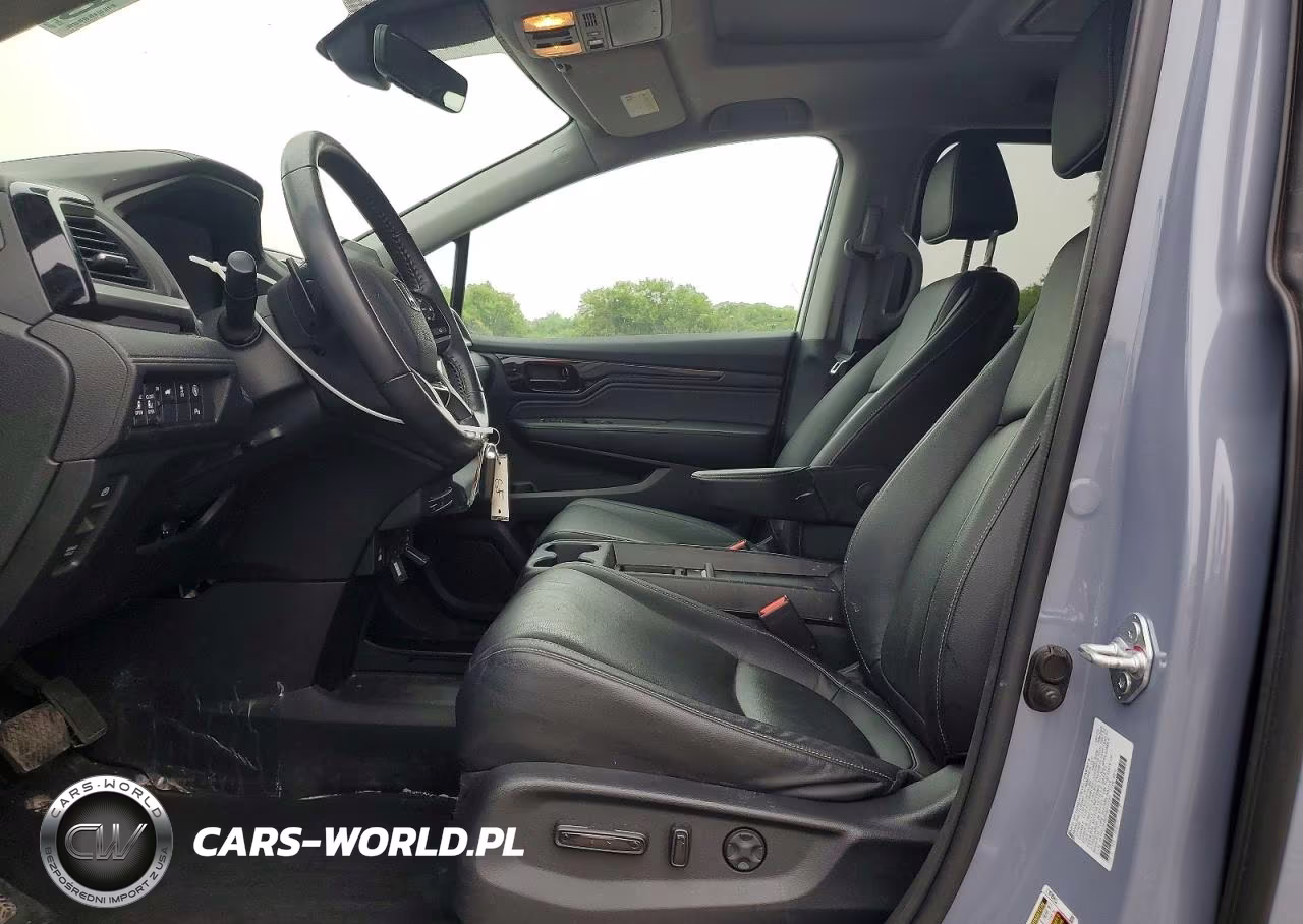 2023 Honda Odyssey Touring VIN:5FNRL6H82PB070333 - 7