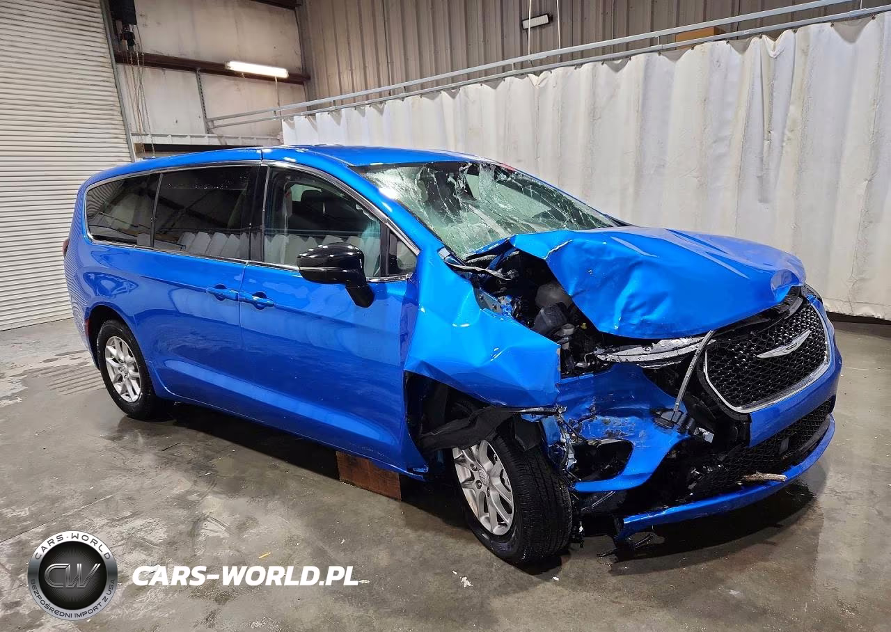 2026 Chrysler Pacifica Select VIN:2C4RC1BG3TR196508 - 4