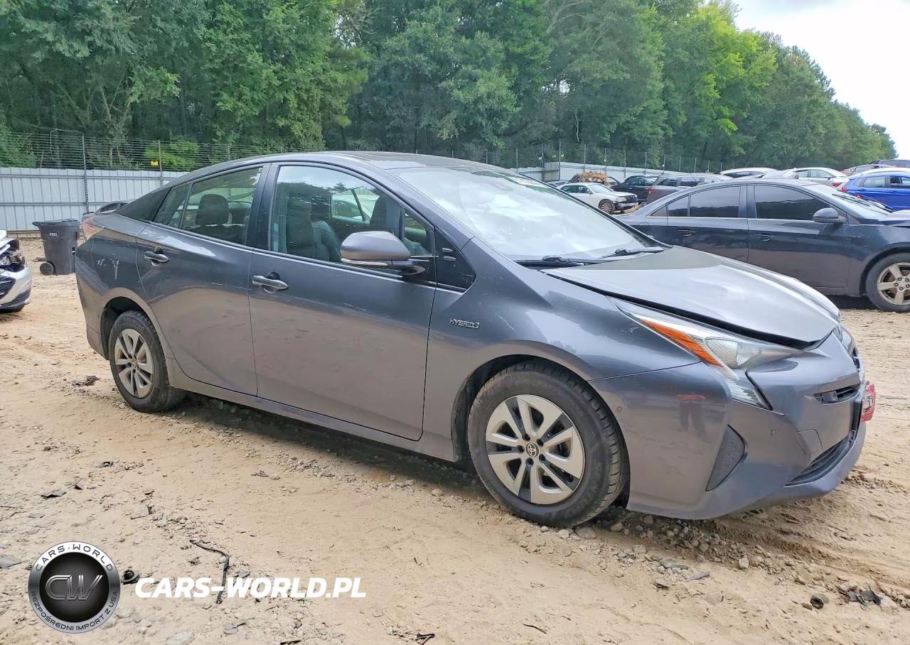 2018 Toyota Prius Four VIN:JTDKARFU5J3067682 - 4