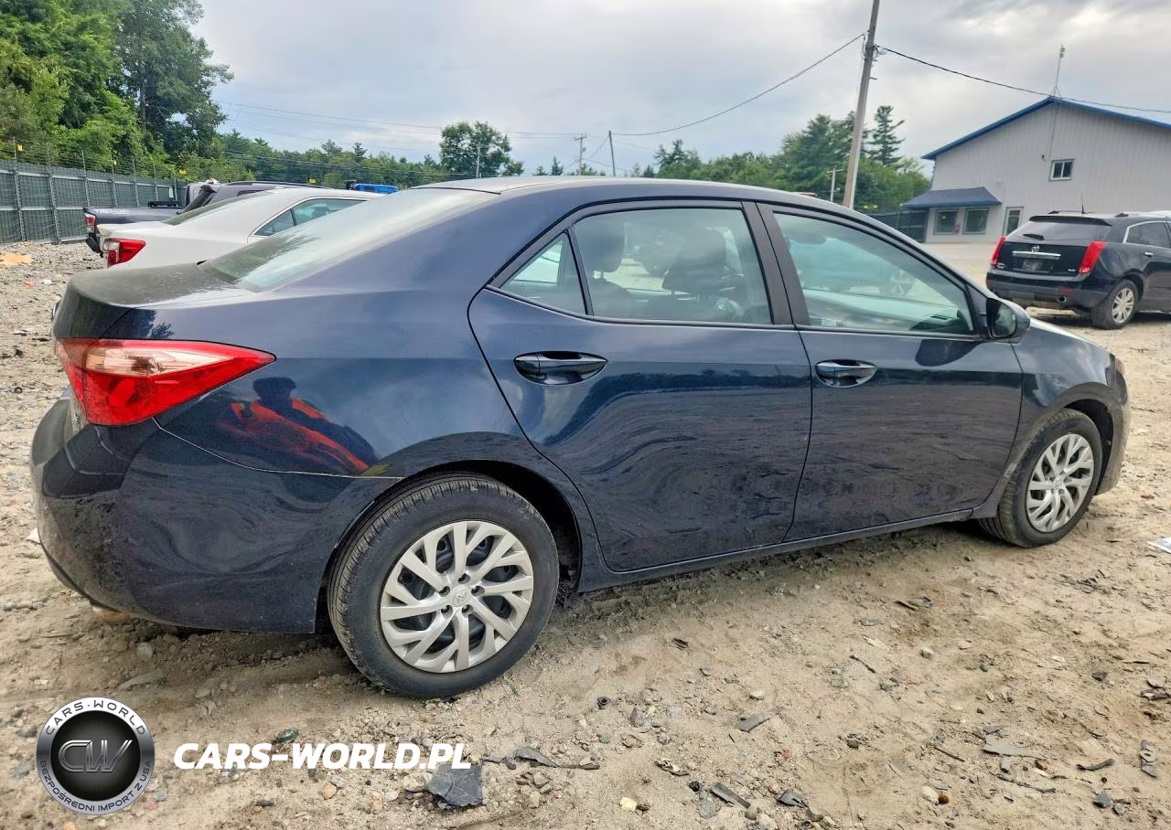 2019 Toyota Corolla Le VIN:2T1BURHE3KC195313 - 3