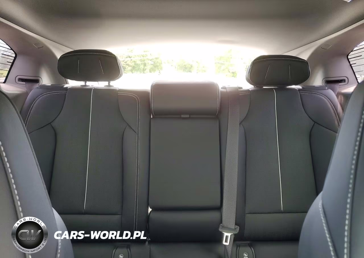 2025 Cadillac Optiq Luxury VIN:3GYK3DMR4SS216794 - 10