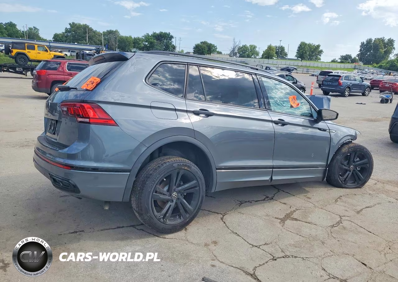 2023 Volkswagen Tiguan Se R-Line Black VIN:3VVCB7AX1PM058980 - 3