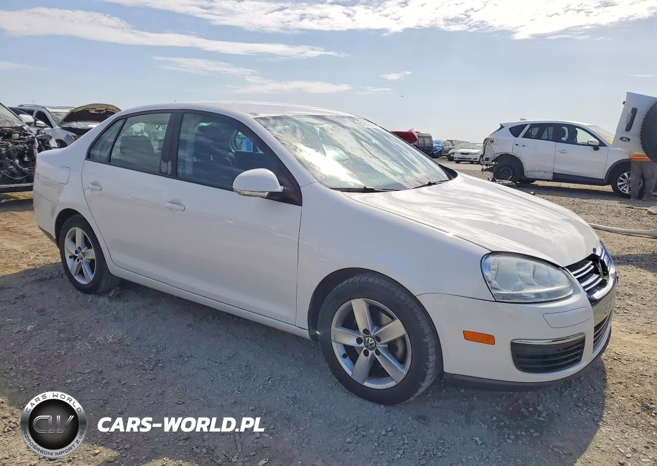 2010 Volkswagen Jetta S VIN:3VWJZ7AJXAM026093 - 4