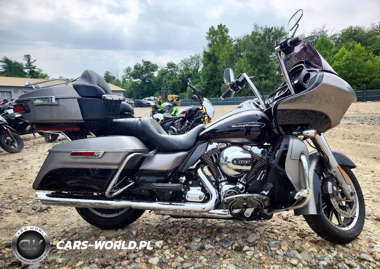 2016 Harley-Davidson Fltru VIN:1HD1KGL12GB608482 - 1