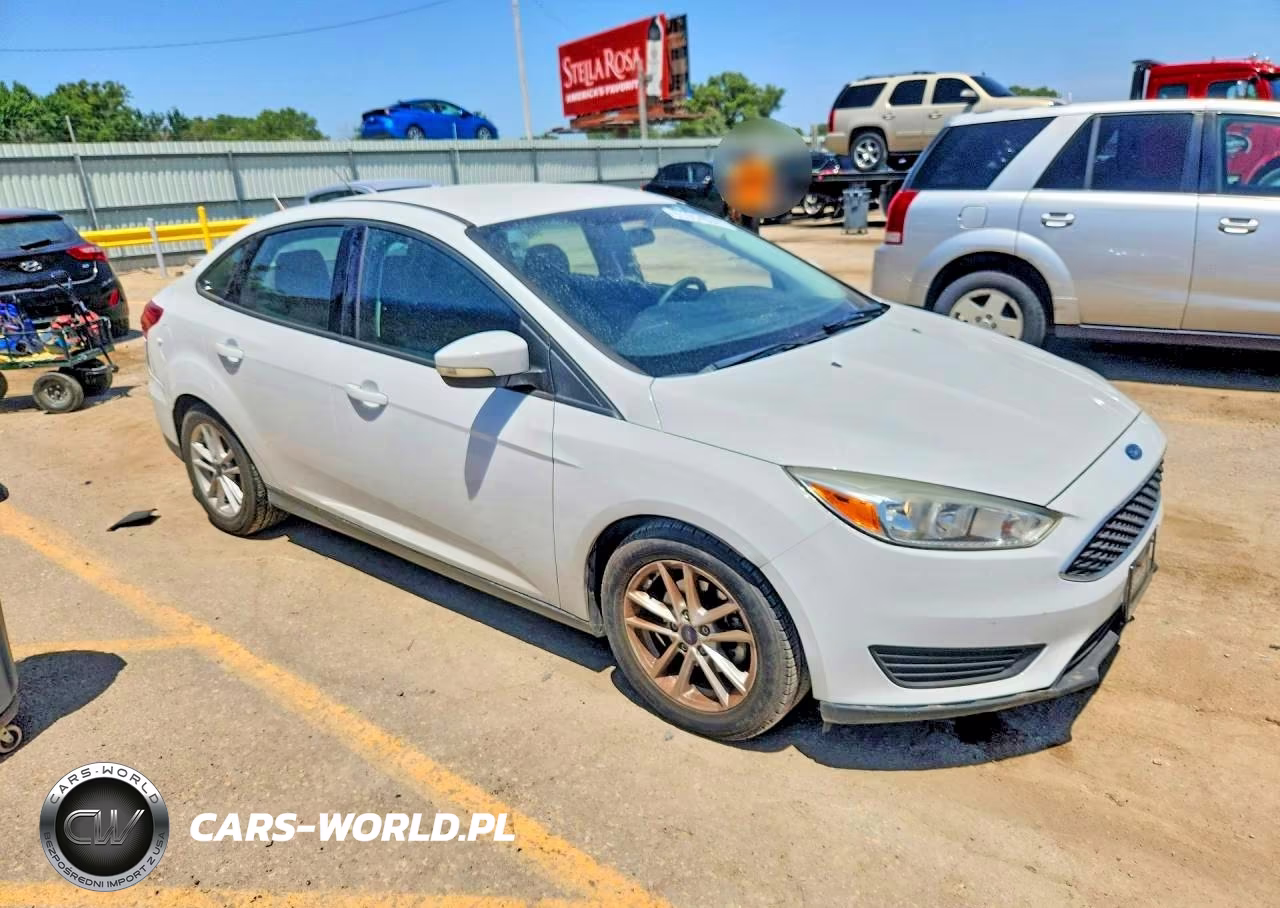 2017 Ford Focus Se VIN:1FADP3F27HL217343 - 4