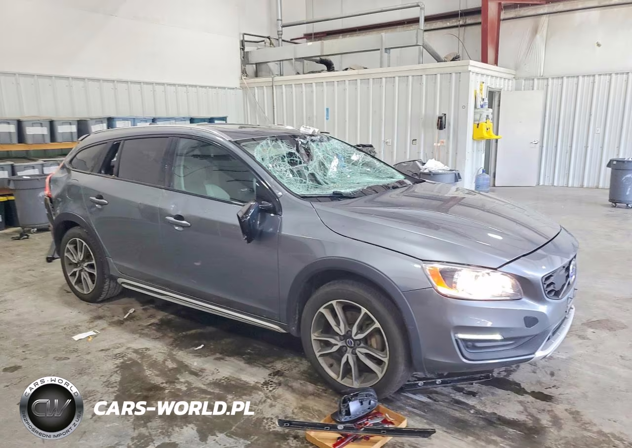 2018 Volvo V60 Cross Country Premier VIN:YV440MWK3J2059712 - 4