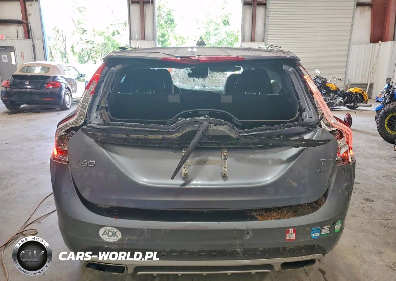 2018 Volvo V60 Cross Country Premier VIN:YV440MWK3J2059712 - 6