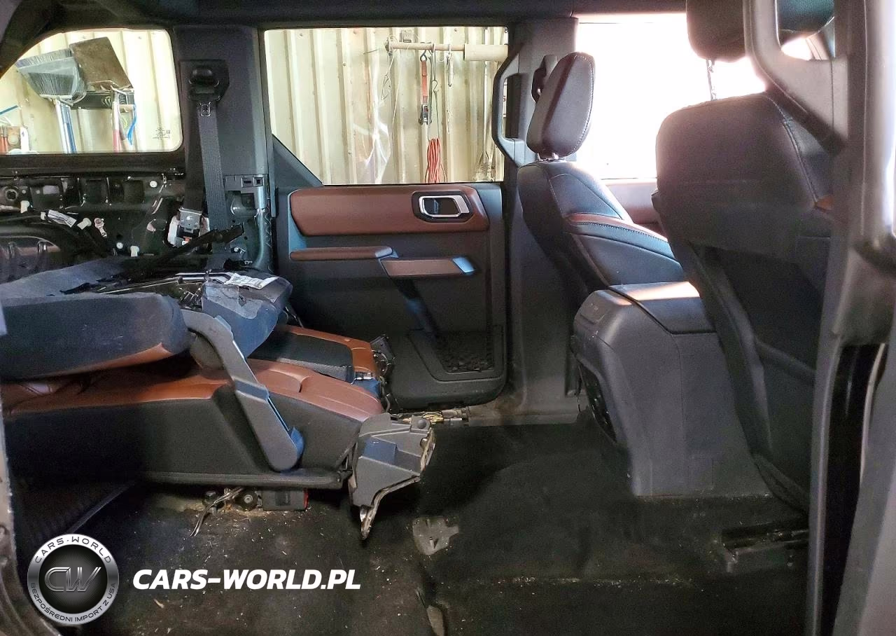 2022 Ford Bronco Base VIN:1FMEE5DP1NLB74771 - 11