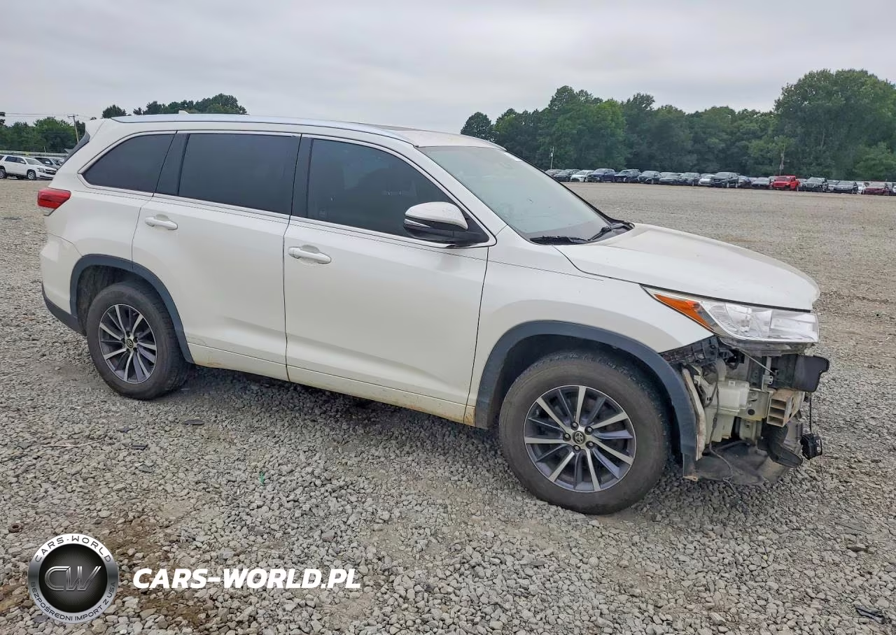 2017 Toyota Highlander Xle VIN:5TDKZRFHXHS517573 - 4