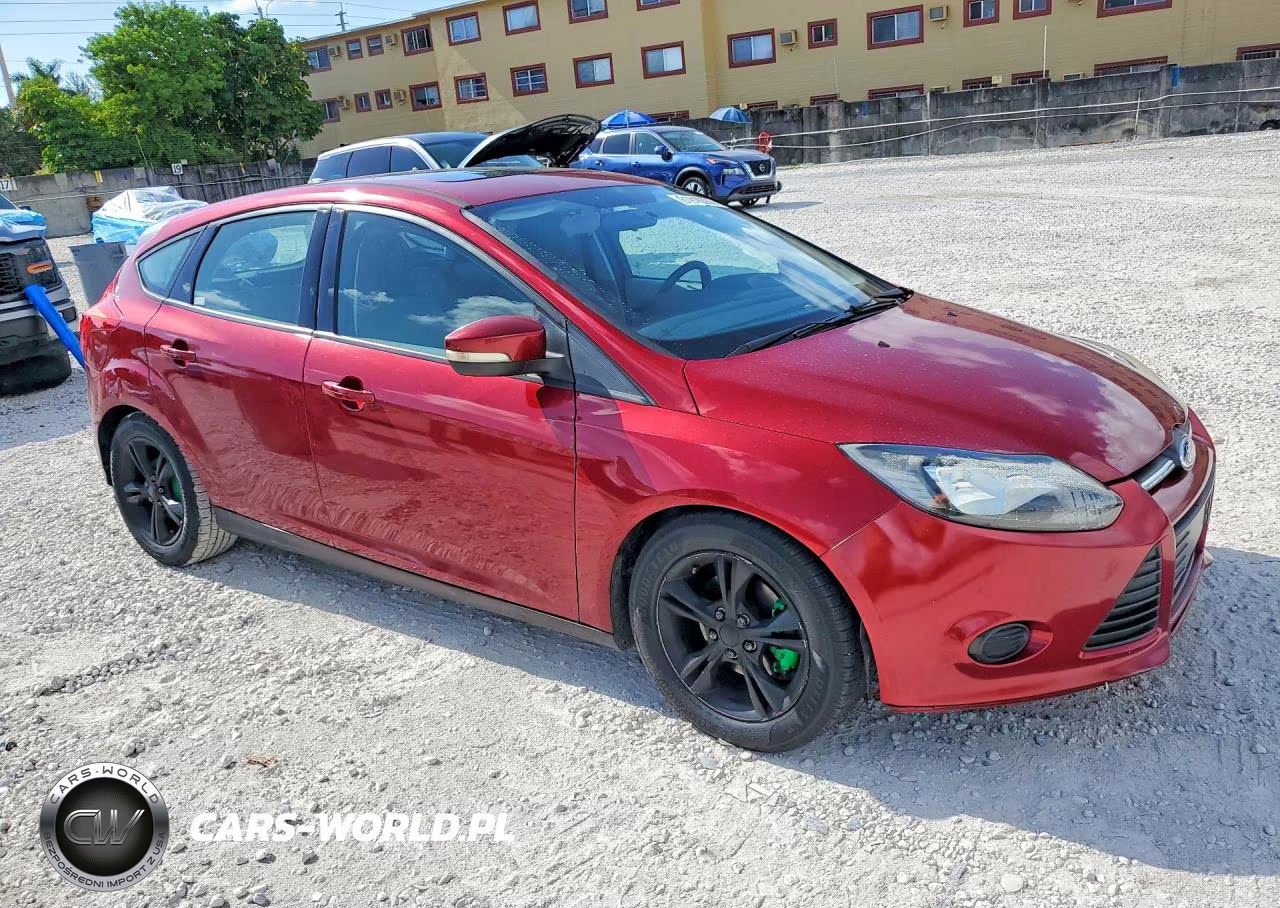 2014 Ford Focus Se VIN:1FADP3K25EL225345 - 4