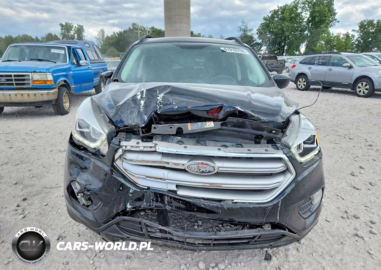 2017 Ford Escape Se VIN:1FMCU0GD3HUD26997 - 5