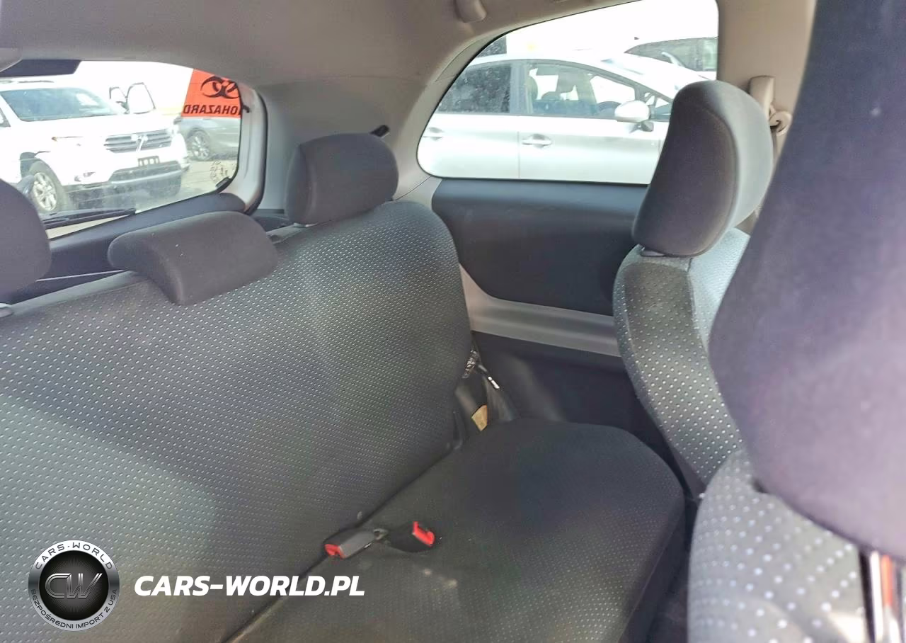 2007 Toyota Yaris Base VIN:JTDJT923375070368 - 10