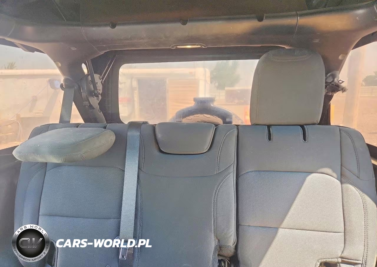 2018 Jeep Wrangler Unlimited Sport VIN:1C4HJXDG2JW298954 - 10