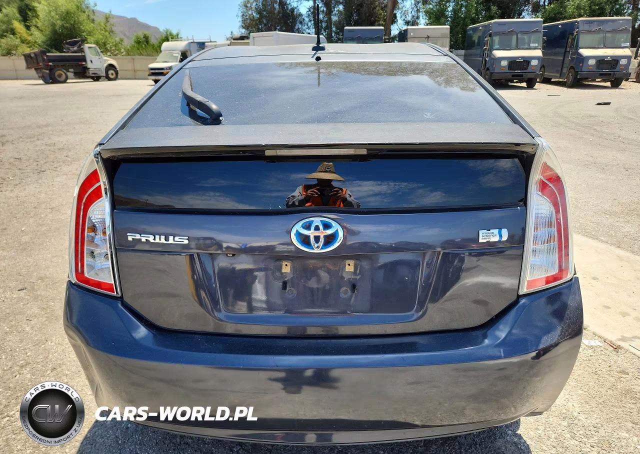 2012 Toyota Prius Three VIN:JTDKN3DU3C1517557 - 6