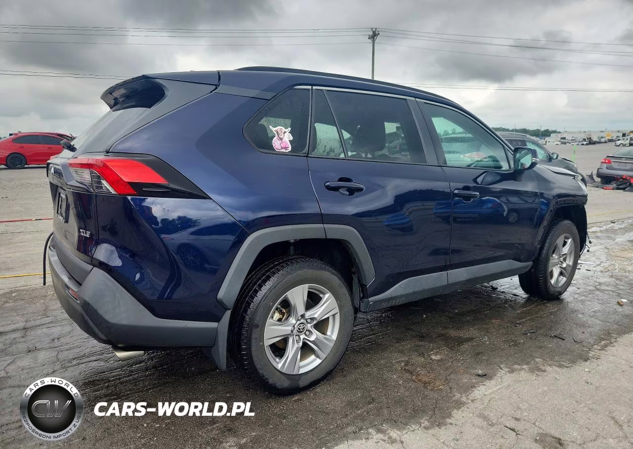 2022 Toyota Rav4 Xle VIN:2T3W1RFV8NW189997 - 3
