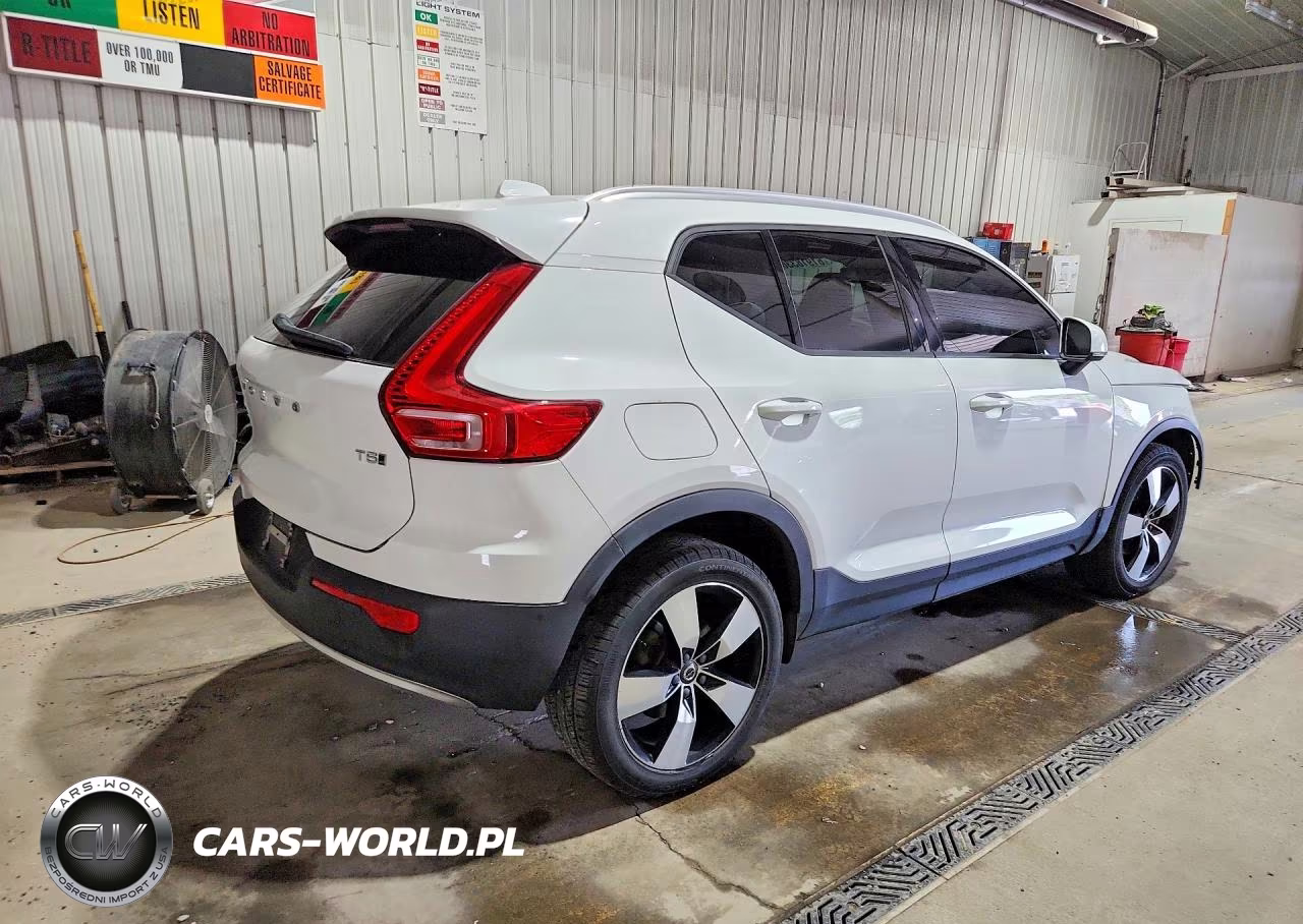 2019 Volvo Xc40 T5 Momentum VIN:YV4162UK2K2127783 - 3