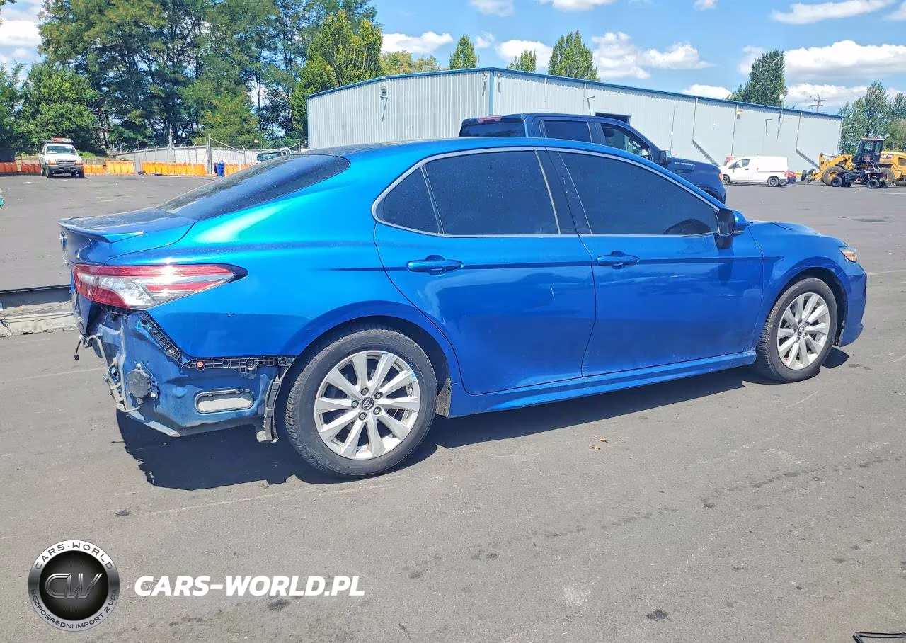 2018 Toyota Camry Xse VIN:4T1B61HKXJU077743 - 3