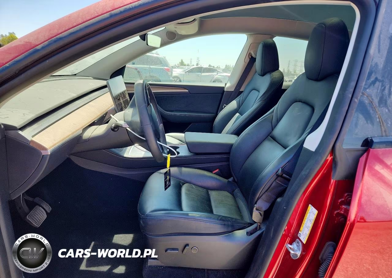 2024 Tesla Model Y VIN:7SAYGDEDXRF193356 - 7