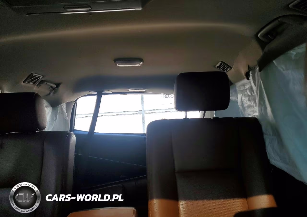 2019 Toyota Sequoia Platinum VIN:5TDDY5G18KS171505 - 10
