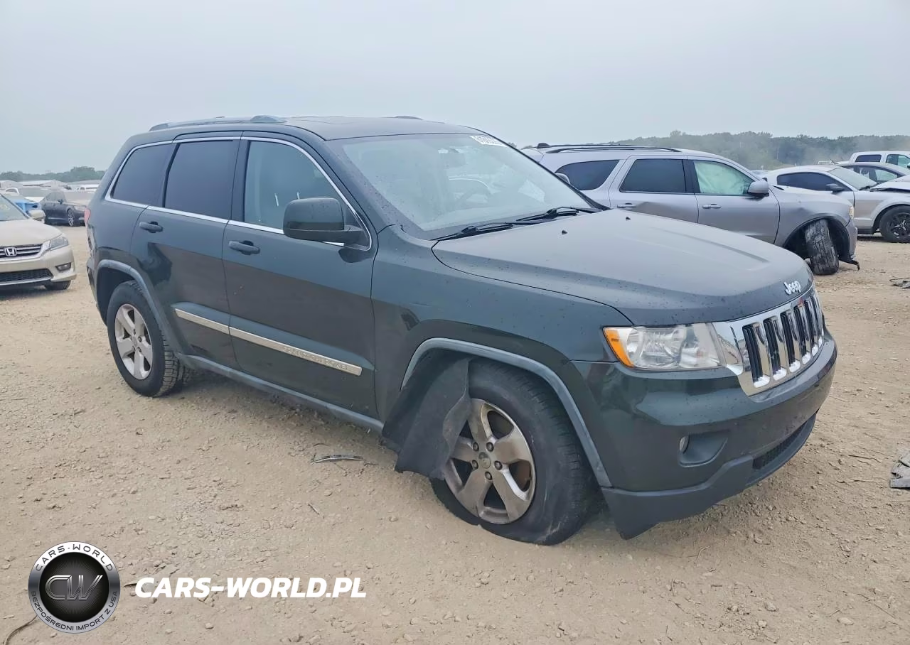 2011 Jeep Grand Cherokee Laredo VIN:1J4RR4GG0BC739002 - 4