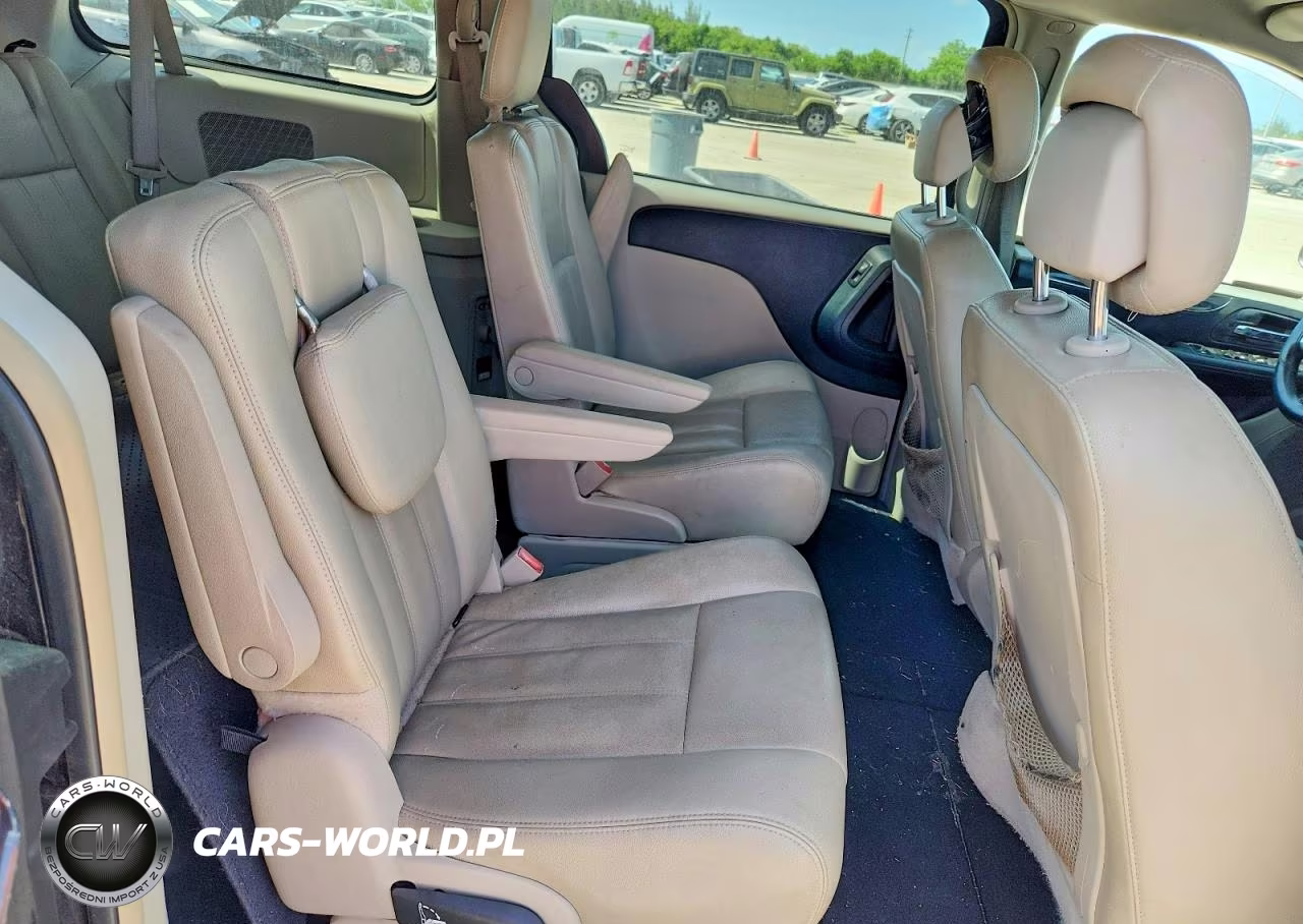 2013 Chrysler Town & Country Touring VIN:2C4RC1BG1DR554903 - 11