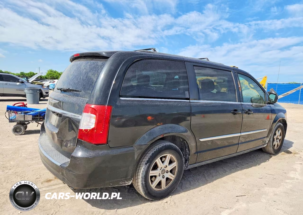2013 Chrysler Town & Country Touring VIN:2C4RC1BG1DR554903 - 3