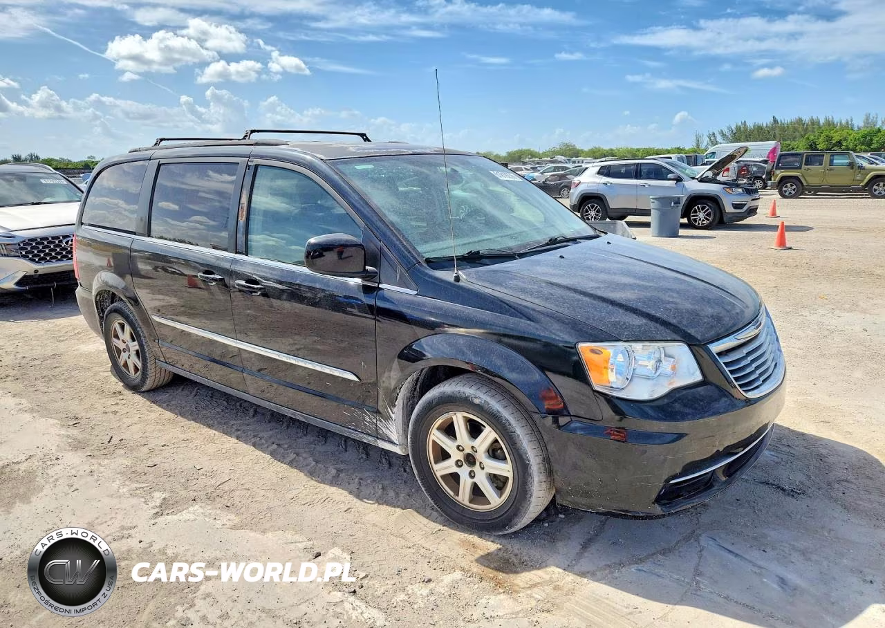 2013 Chrysler Town & Country Touring VIN:2C4RC1BG1DR554903 - 4