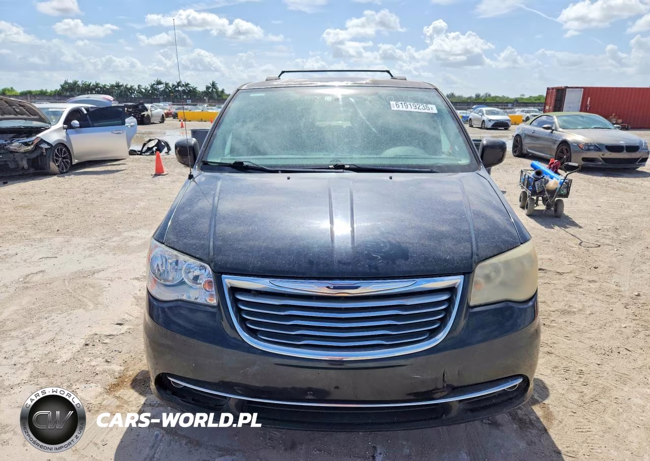 2013 Chrysler Town & Country Touring VIN:2C4RC1BG1DR554903 - 5