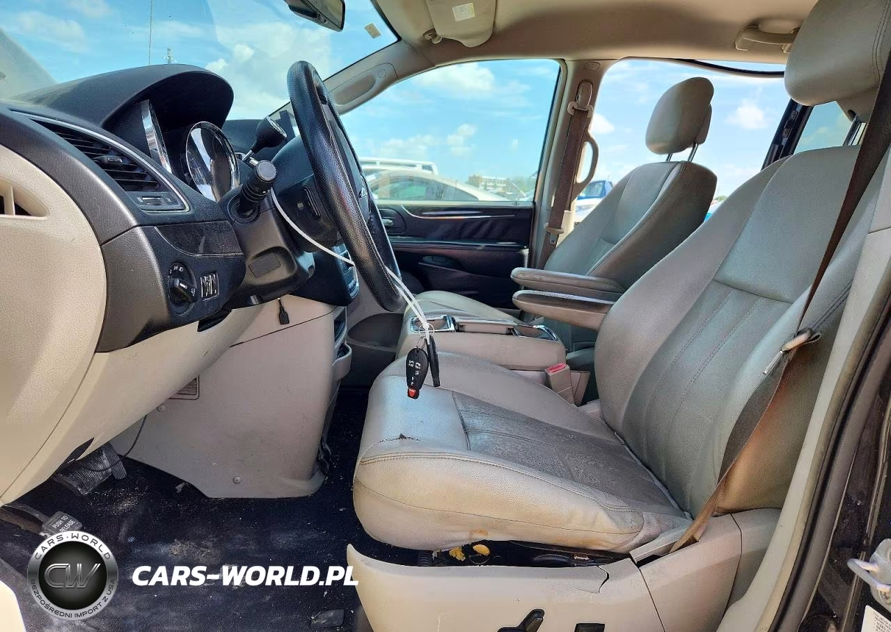 2013 Chrysler Town & Country Touring VIN:2C4RC1BG1DR554903 - 7