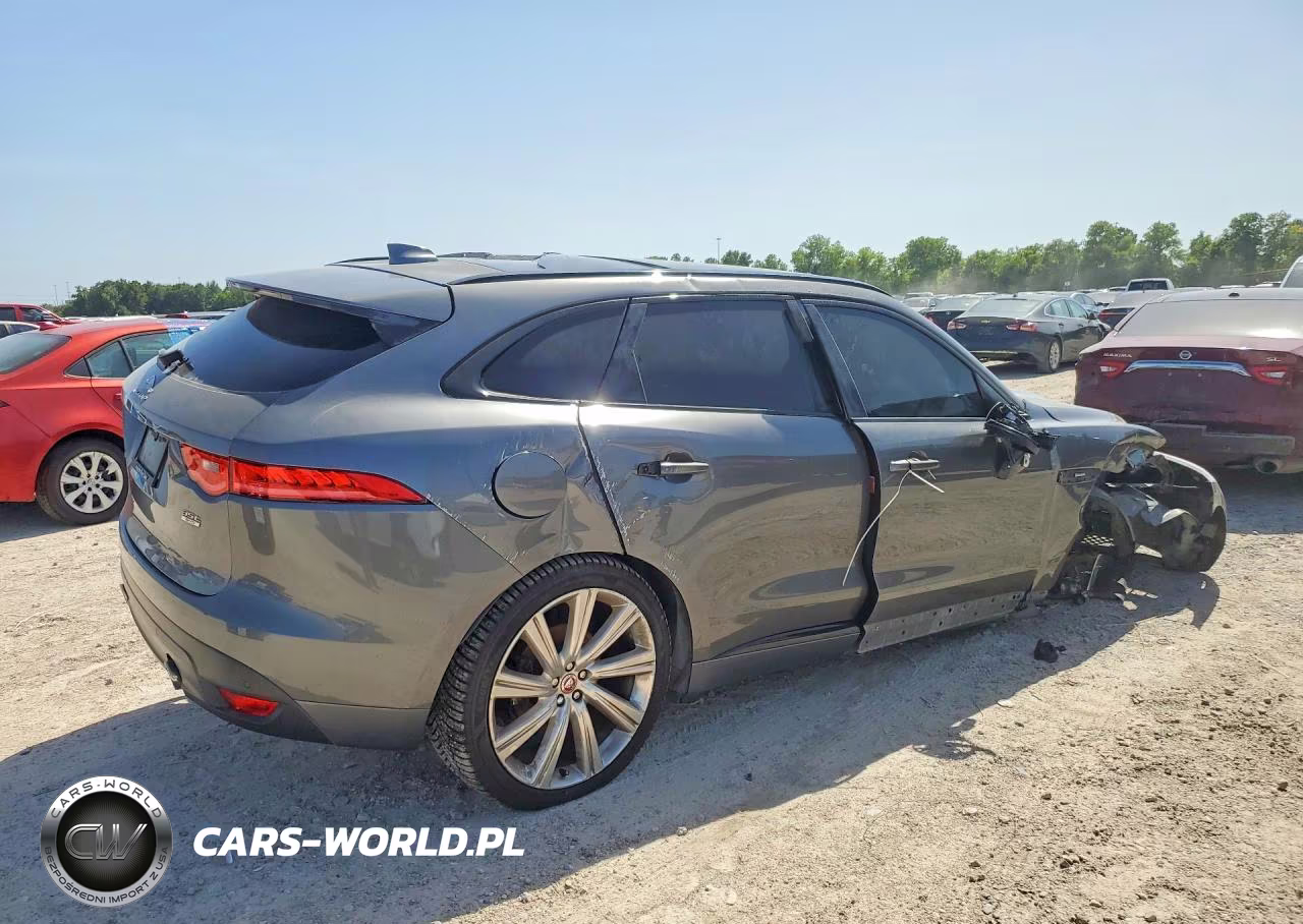 2017 Jaguar F-Pace R - Sport VIN:SADCL2BV6HA893357 - 3