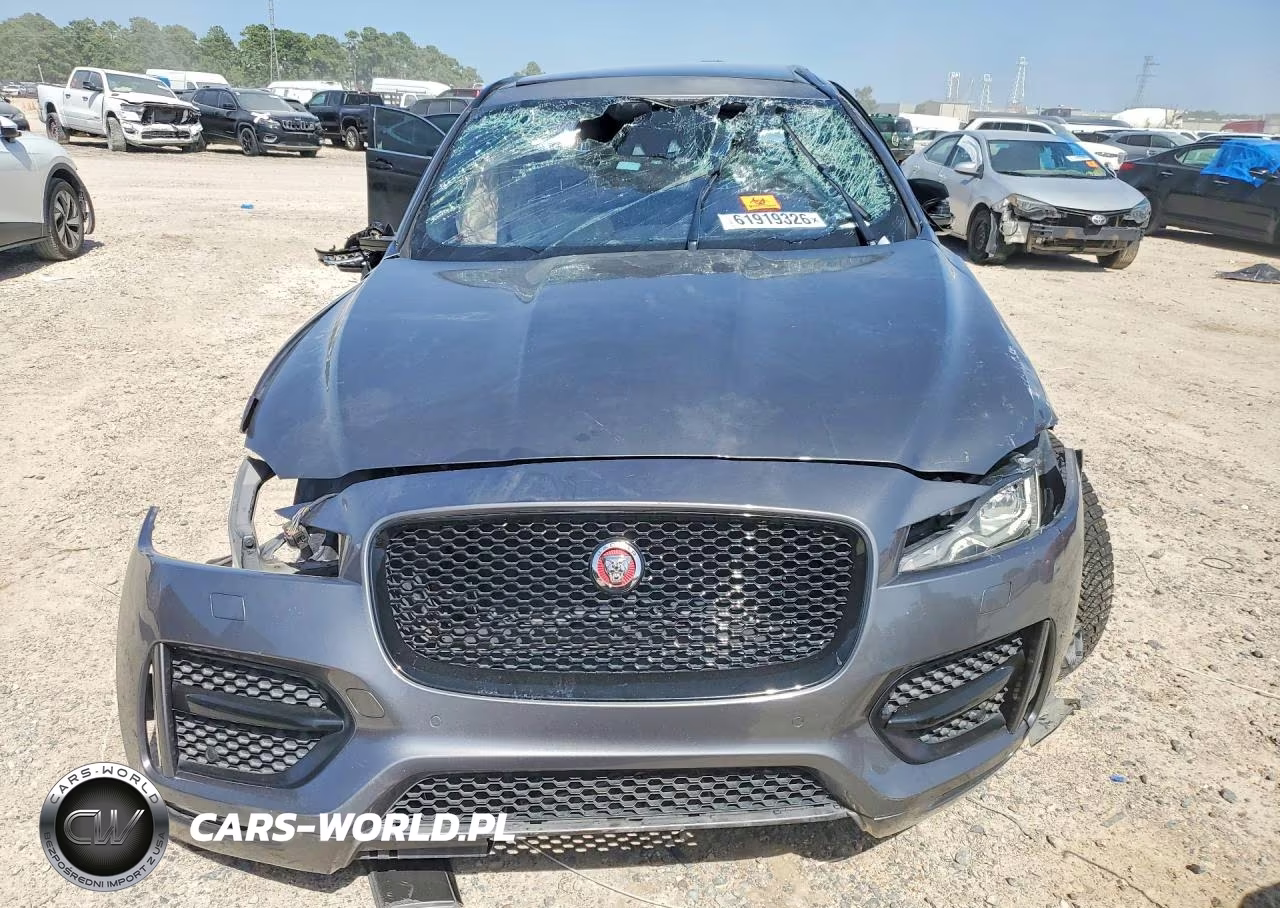 2017 Jaguar F-Pace R - Sport VIN:SADCL2BV6HA893357 - 5