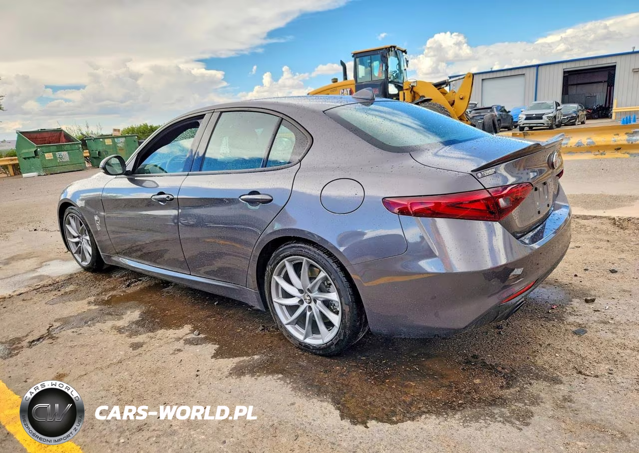 2022 Alfa Romeo Giulia VIN:ZARFAMAN3N7652575 - 2