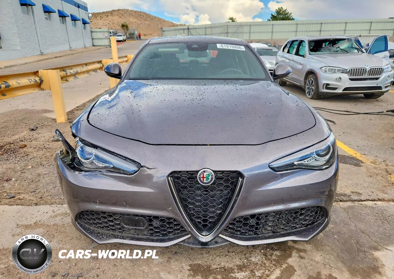 2022 Alfa Romeo Giulia VIN:ZARFAMAN3N7652575 - 5
