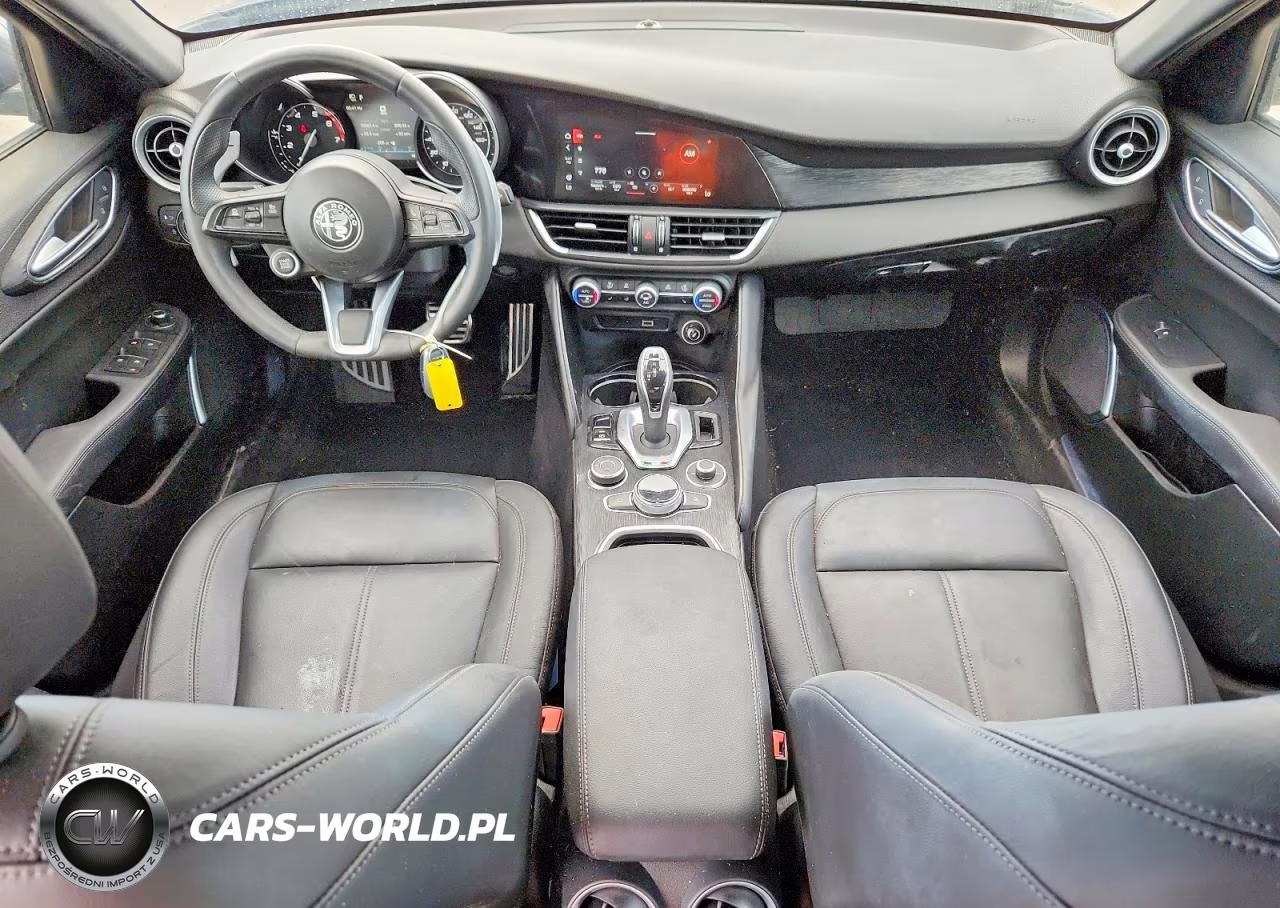 2022 Alfa Romeo Giulia VIN:ZARFAMAN3N7652575 - 8