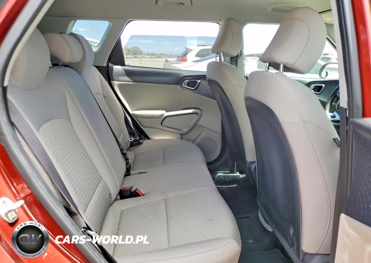 2020 Kia Soul S VIN:KNDJ23AU9L7115449 - 10