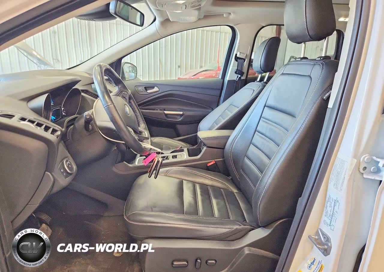 2019 Ford Escape Titanium VIN:1FMCU9J93KUB16805 - 7