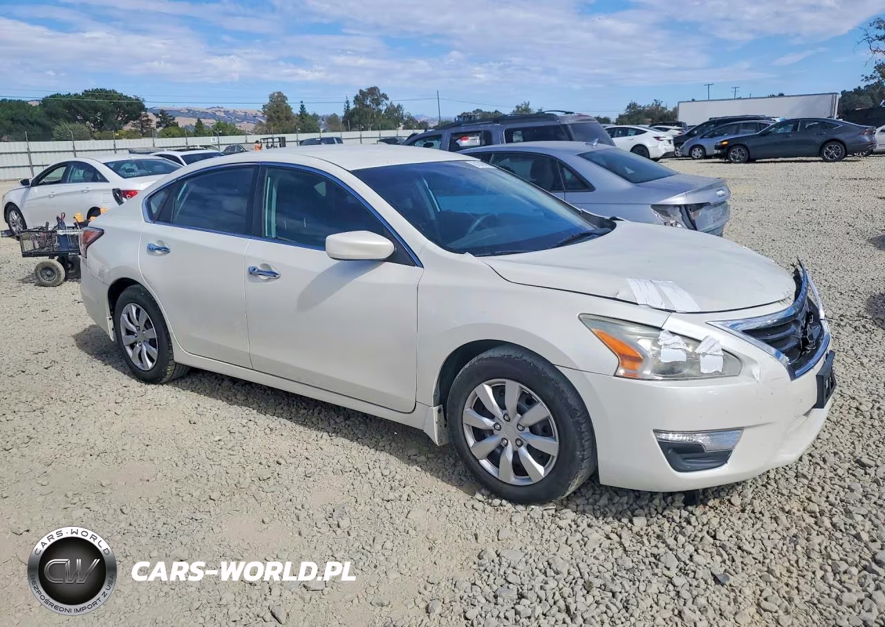 2015 Nissan Altima 2.5 S VIN:1N4AL3AP5FC269455 - 4