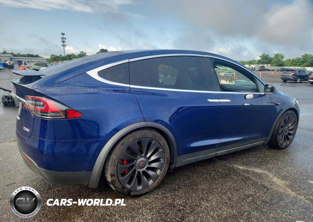 2017 Tesla Model X VIN:5YJXCBE40HF075999 - 3