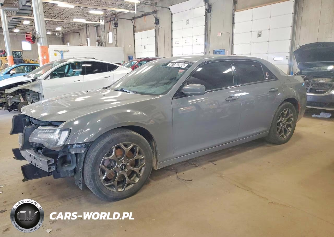 2017 Chrysler 300 S – zdjęcie 1 z 13