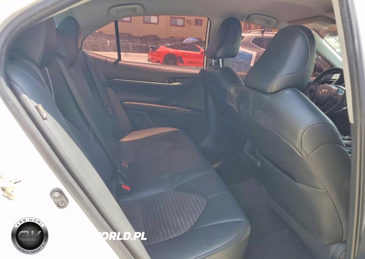 2020 Toyota Camry Se VIN:4T1G11AK2LU885120 - 10