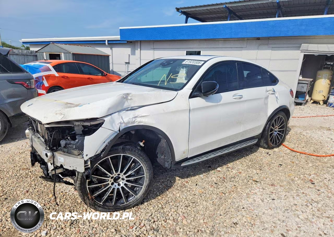 2023 Mercedes-Benz Glc Coupe 300 4Matic – zdjęcie 1 z 13