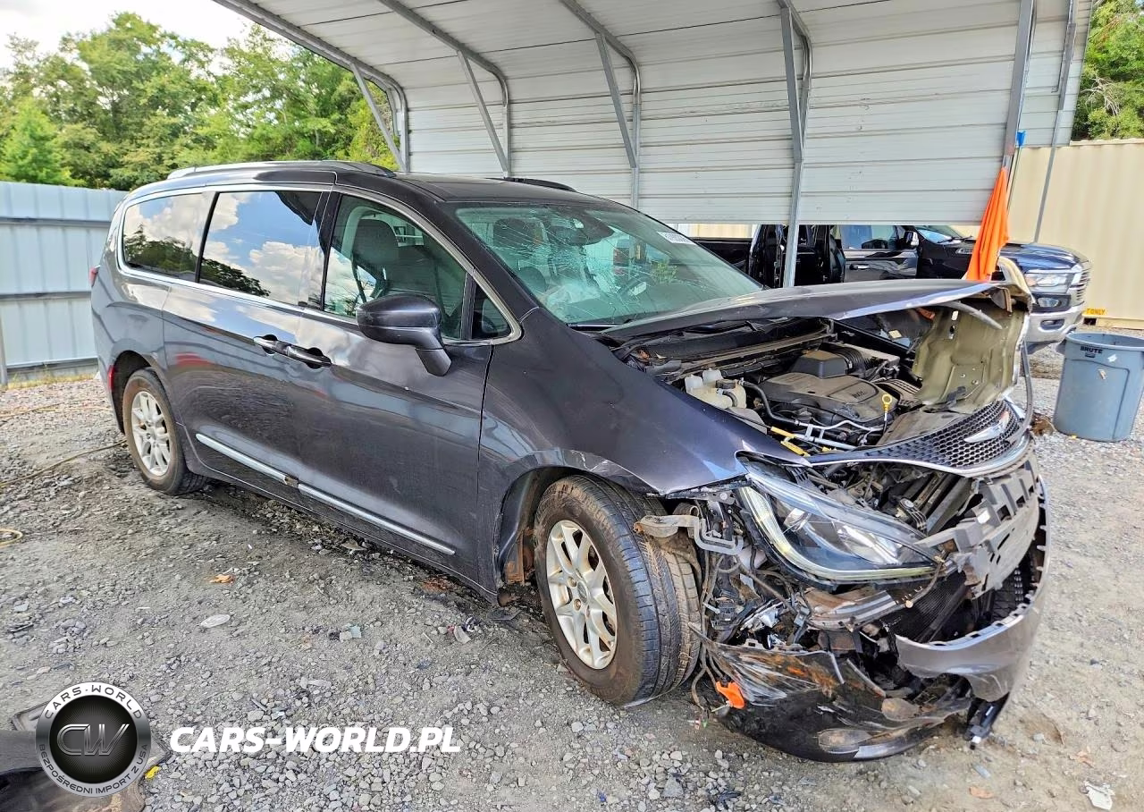2020 Chrysler Pacifica Touring L VIN:2C4RC1BGXLR275853 - 4