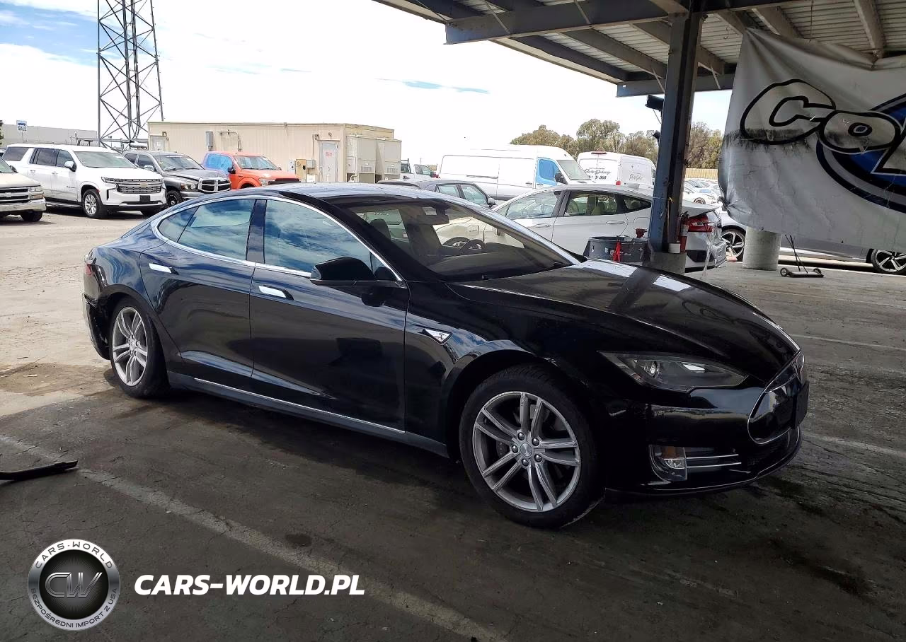 2014 Tesla Model S VIN:5YJSA1H18EFP35648 - 4