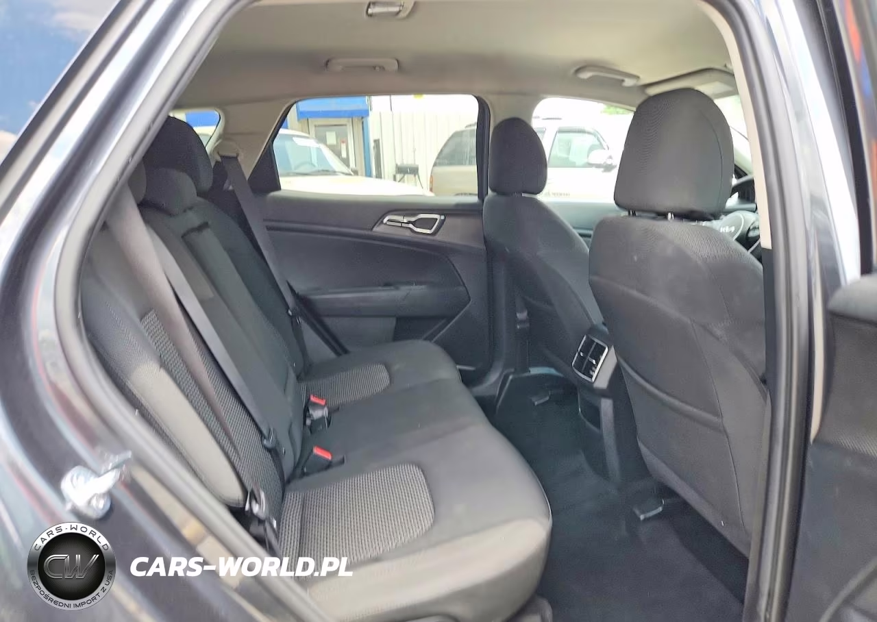 KIA SPORTAGE L VIN:KNDPU3AF8P7132657 - 11