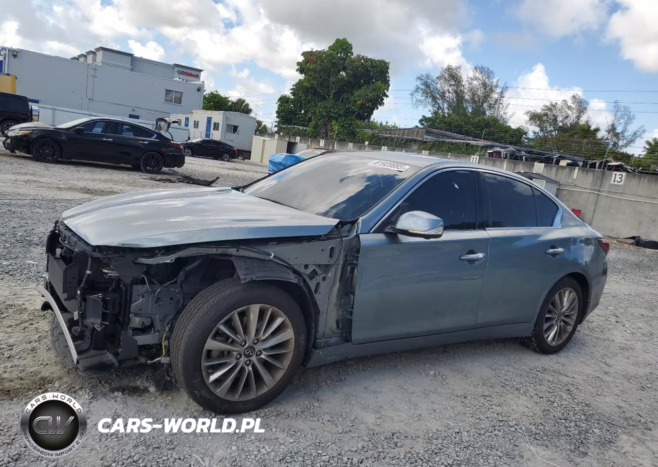 2020 Infiniti Q50 – zdjęcie 1 z 13