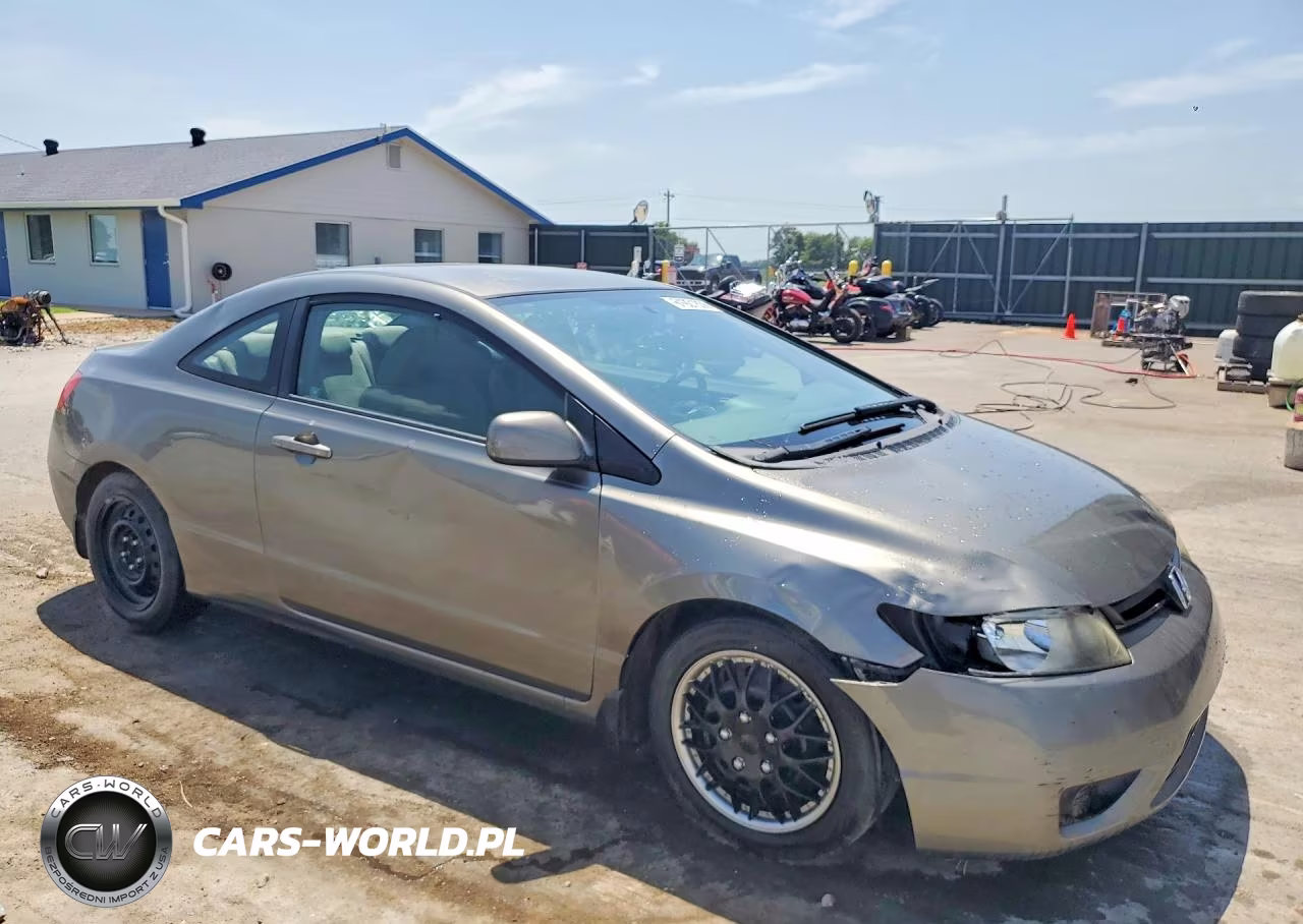2007 Honda Civic Lx VIN:2HGFG12687H558456 - 4