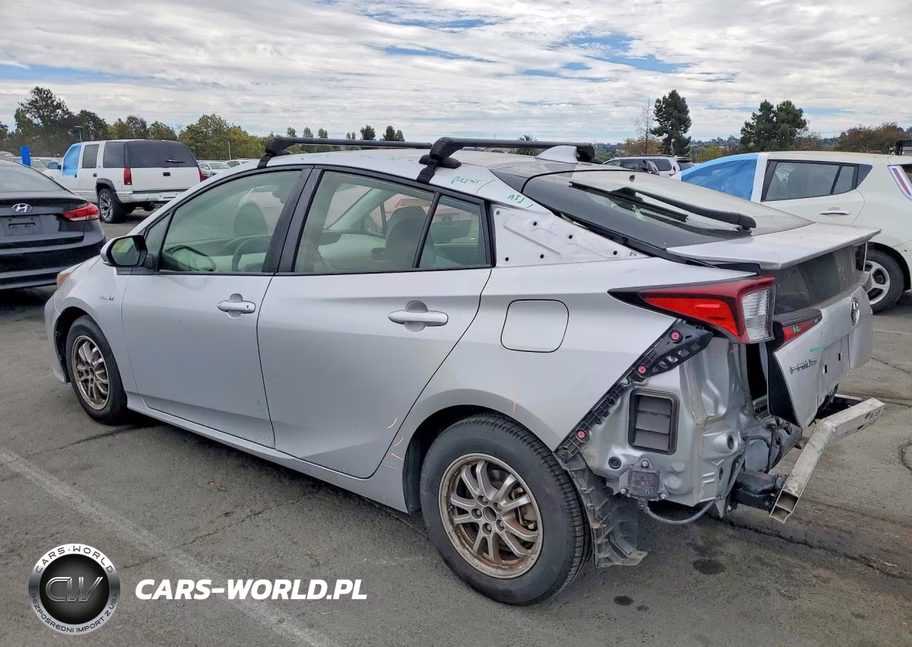 2021 Toyota Prius Le VIN:JTDKAMFU8M3143810 - 2